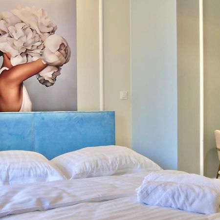 Art Apartments Warszawska 21 คาโตวีตเซ ภายนอก รูปภาพ