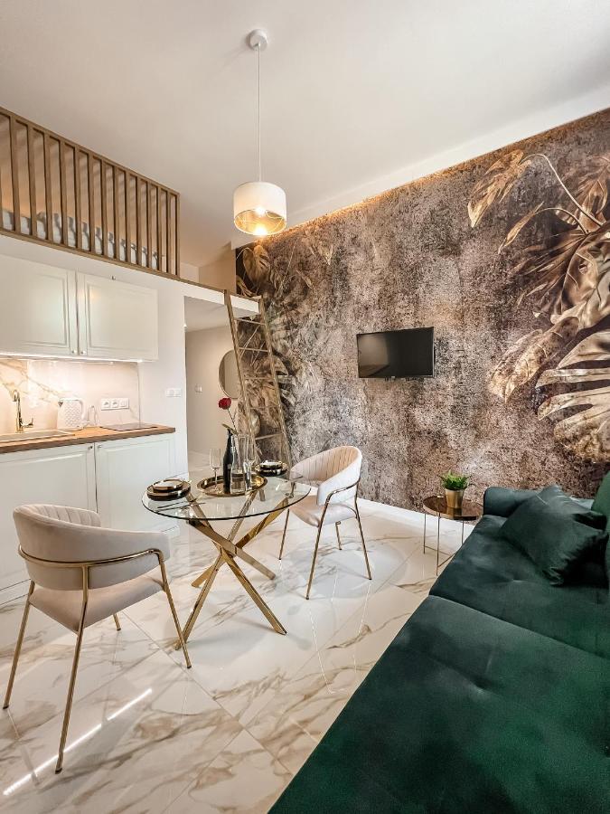 Art Apartments Warszawska 21 คาโตวีตเซ ภายนอก รูปภาพ