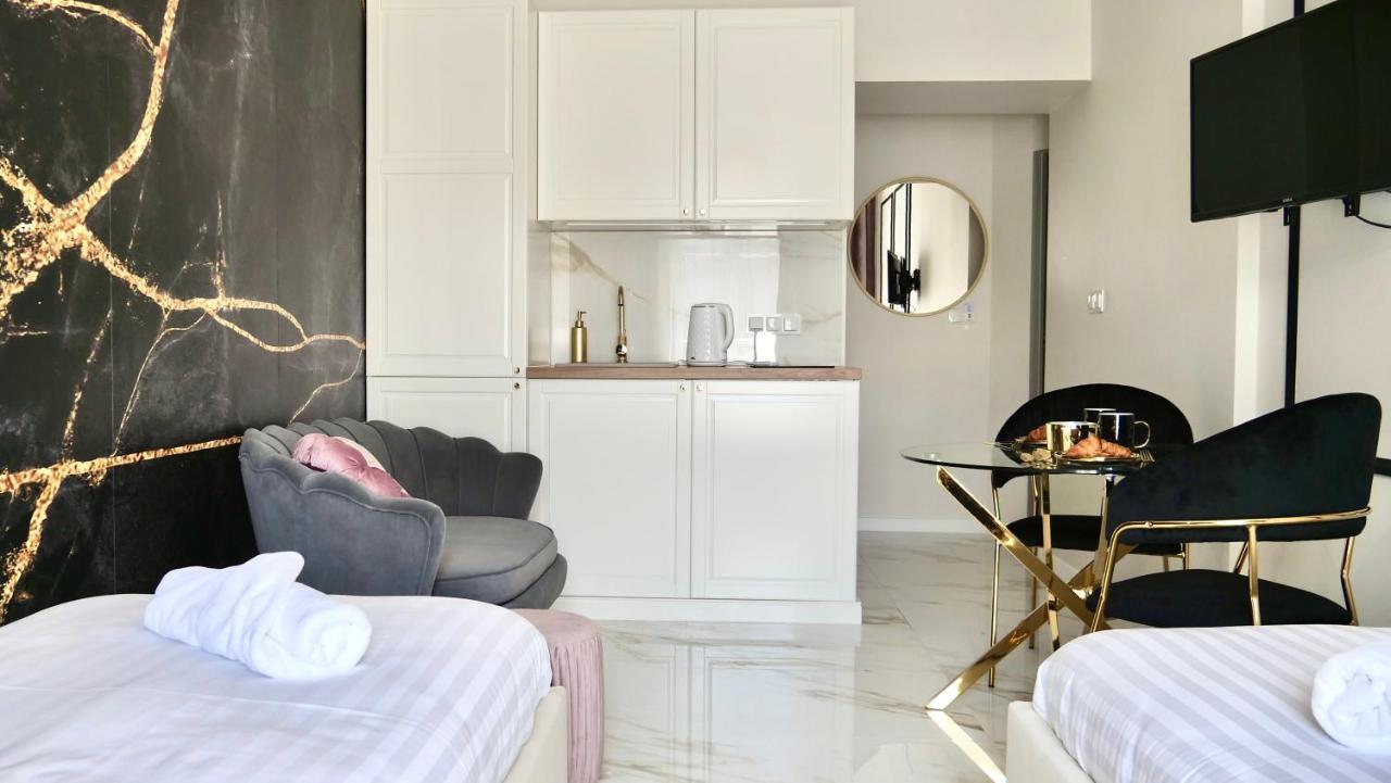 Art Apartments Warszawska 21 คาโตวีตเซ ภายนอก รูปภาพ