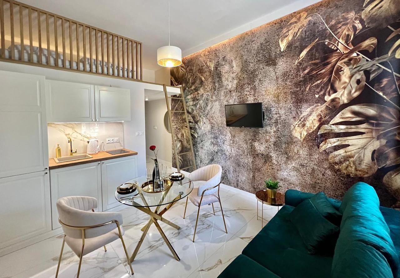 Art Apartments Warszawska 21 คาโตวีตเซ ภายนอก รูปภาพ