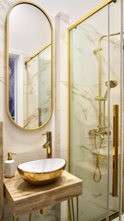 Art Apartments Warszawska 21 คาโตวีตเซ ภายนอก รูปภาพ