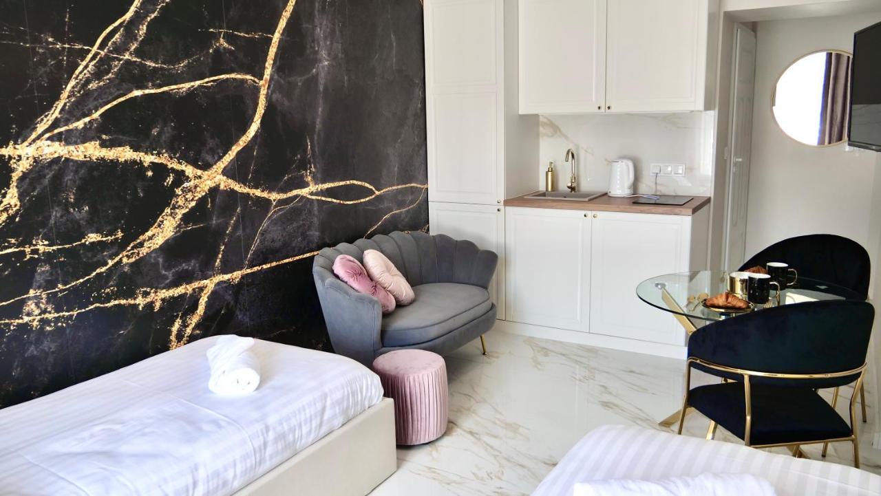 Art Apartments Warszawska 21 คาโตวีตเซ ภายนอก รูปภาพ