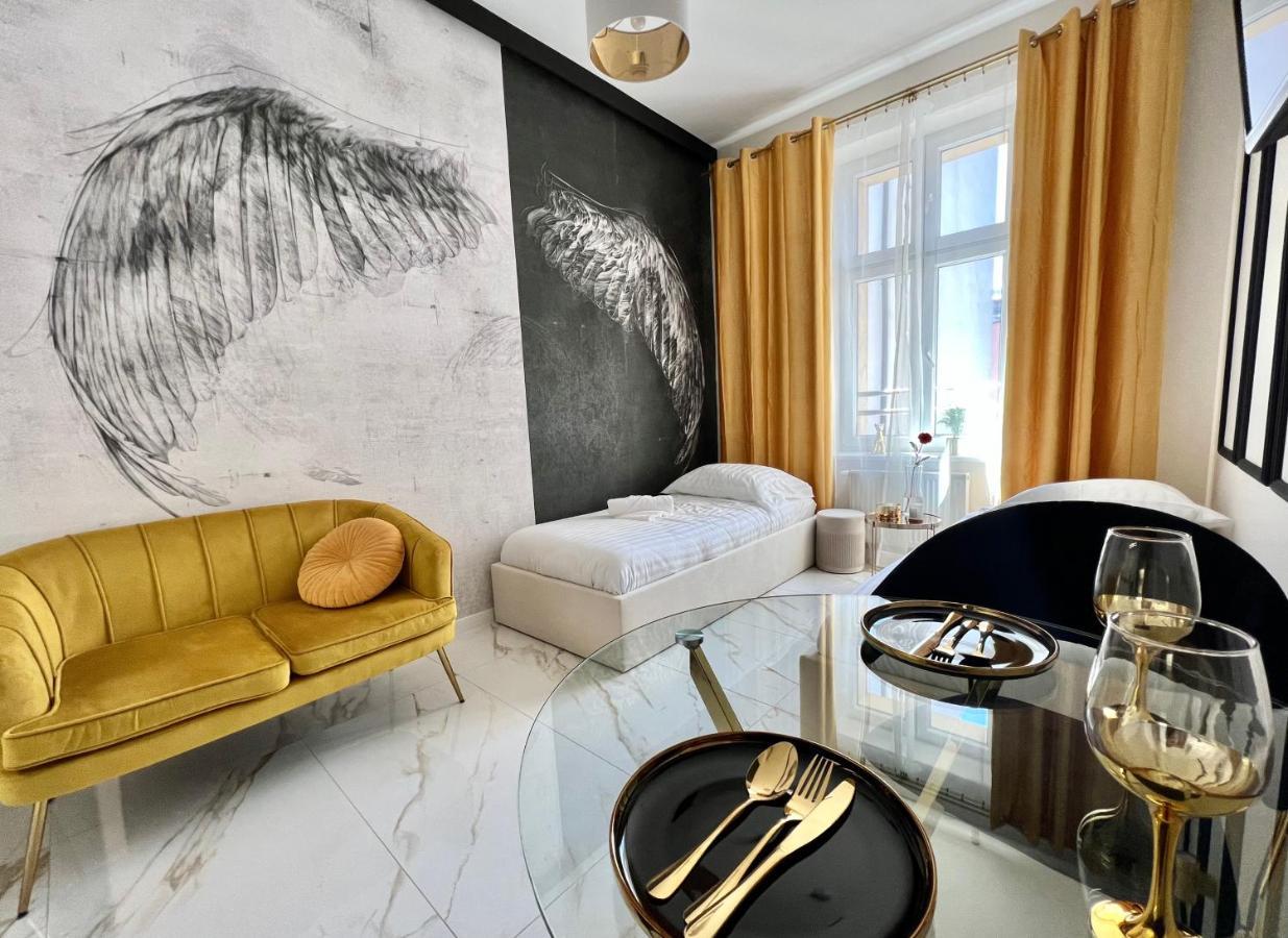 Art Apartments Warszawska 21 คาโตวีตเซ ภายนอก รูปภาพ
