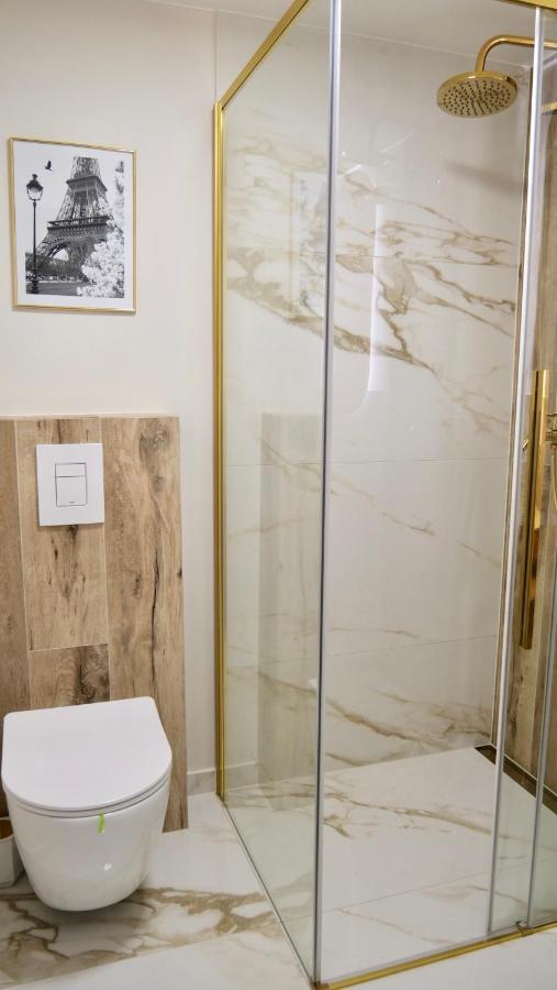Art Apartments Warszawska 21 คาโตวีตเซ ภายนอก รูปภาพ