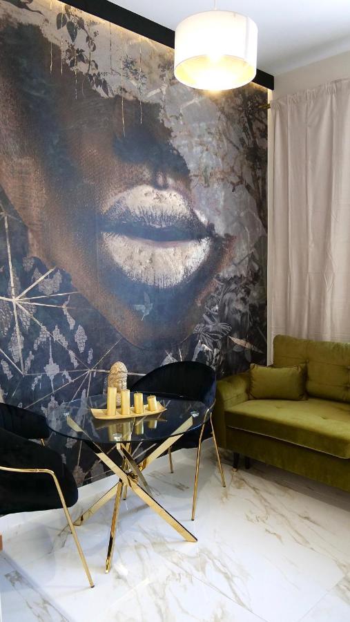 Art Apartments Warszawska 21 คาโตวีตเซ ภายนอก รูปภาพ