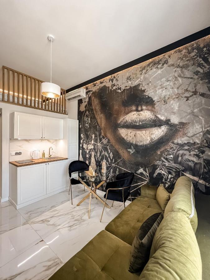 Art Apartments Warszawska 21 คาโตวีตเซ ภายนอก รูปภาพ