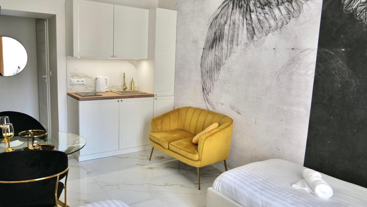 Art Apartments Warszawska 21 คาโตวีตเซ ภายนอก รูปภาพ