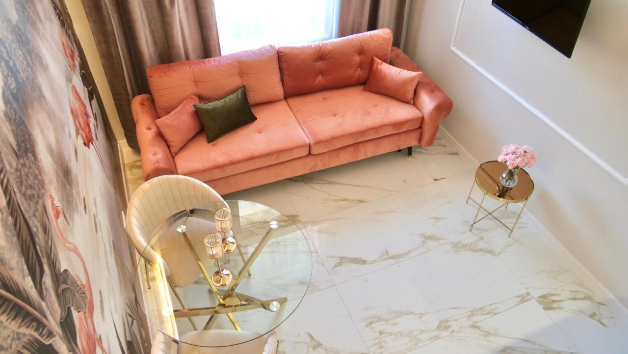 Art Apartments Warszawska 21 คาโตวีตเซ ภายนอก รูปภาพ