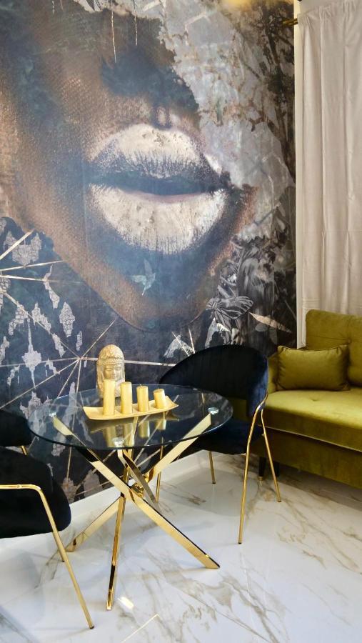 Art Apartments Warszawska 21 คาโตวีตเซ ภายนอก รูปภาพ