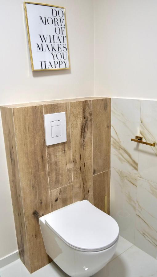 Art Apartments Warszawska 21 คาโตวีตเซ ภายนอก รูปภาพ